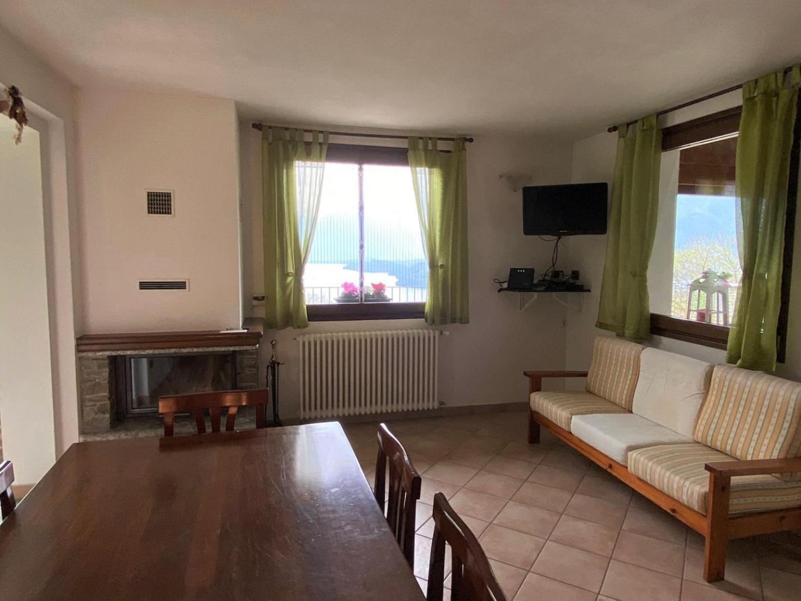 The Happy Rooster - Villa With Big Garden Pianello Del Lario Luaran gambar